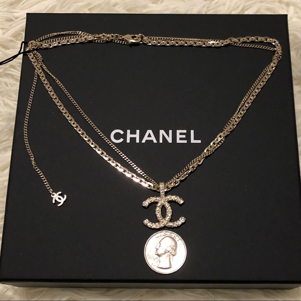 Chanel Necklace (Free Dior lip glow) - Picture 7 of 16